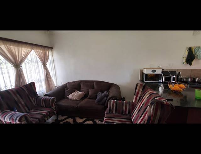 3 BEDROOM FREESTANDING TO LET IN JACKAROO PARK